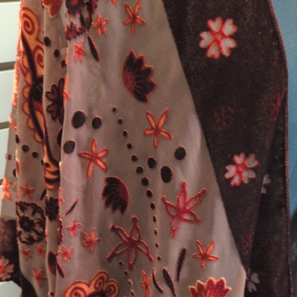 Urban Outfitters Cyra Velvet Ruana Brown Burnout Velvet Kimono O/S EUC - Picture 3 of 8